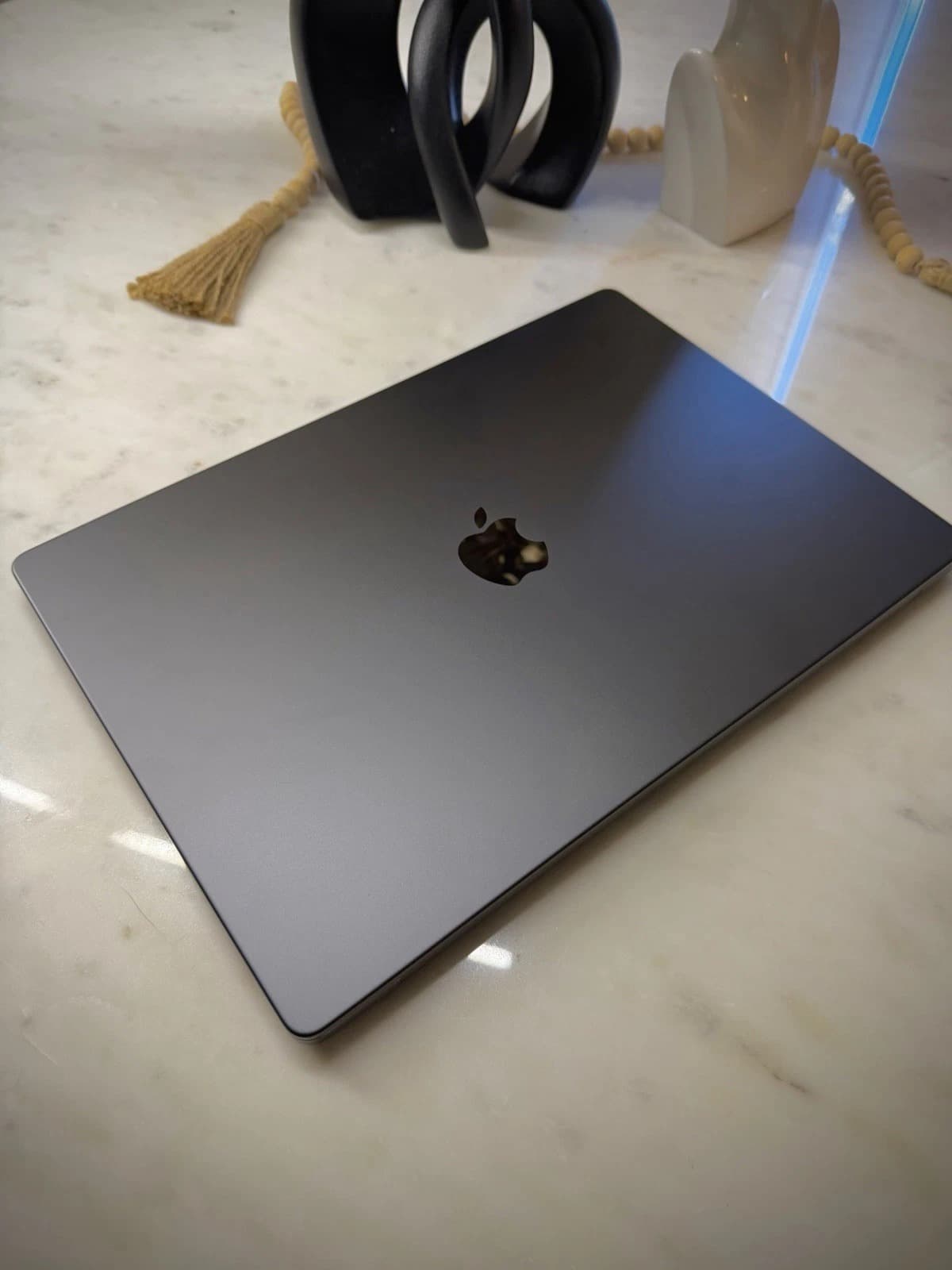 Apple MacBook Pro 16 pouces M4 Pro - Image 1